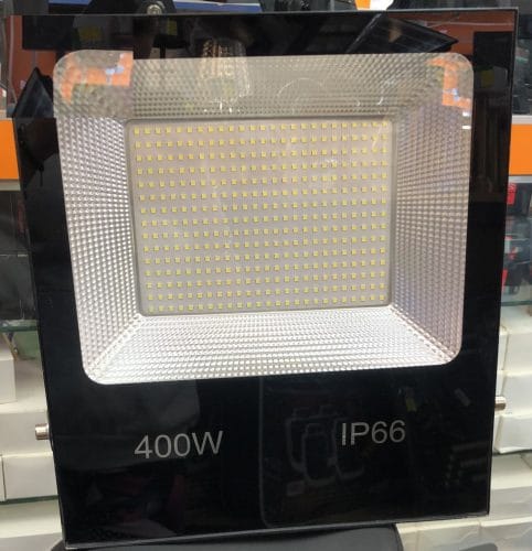 Proyector LED SMD 400 watt IP66 Frío 6.500 °K (3.600w) photo review