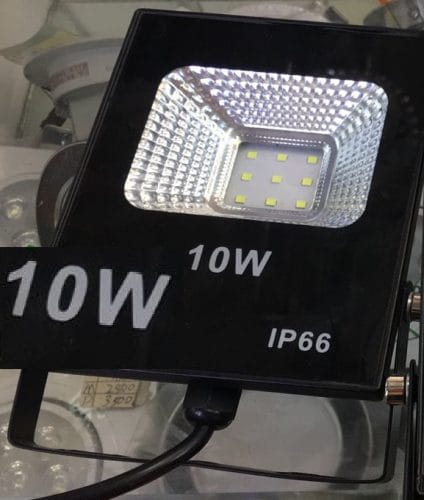 Proyector LED SMD 10 watt IP66 Frío 6.500 °K (90w) photo review