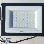 Proyector LED SMD SEC ECO 150 watt 90lm/w IP66 Frío o Cálido (1.350w) photo review