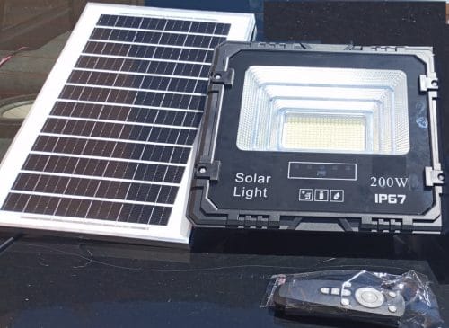 Proyector LED SMD Solar 200 watt Sensor IP67 Luz Fría (200w) photo review