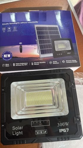 Proyector LED SMD Solar 300 watt Sensor IP67 Luz Fría (300w) photo review