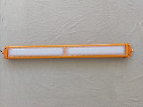 Equipo Estanco LED Antiexplosivo 100 watt Luz Fría IP68 (1.300w) photo review